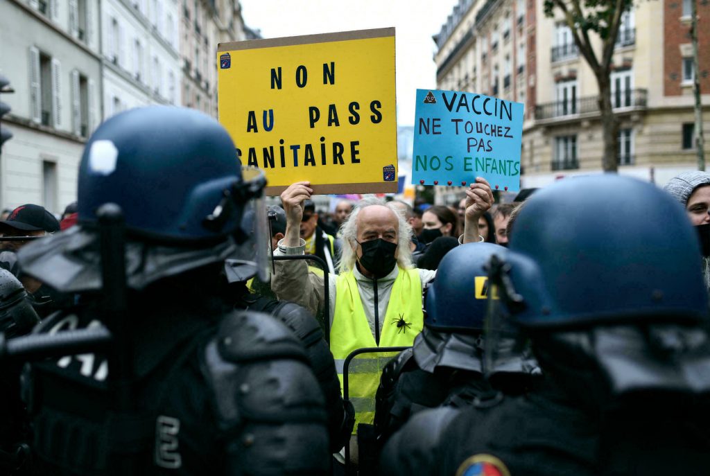 تظاهرات ضدّ فرض الشهادة الصحية في فرنسا