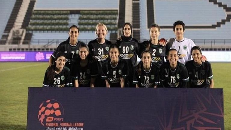 فريق المملكة يُتوّج بأول دوري نسائي في السعودية