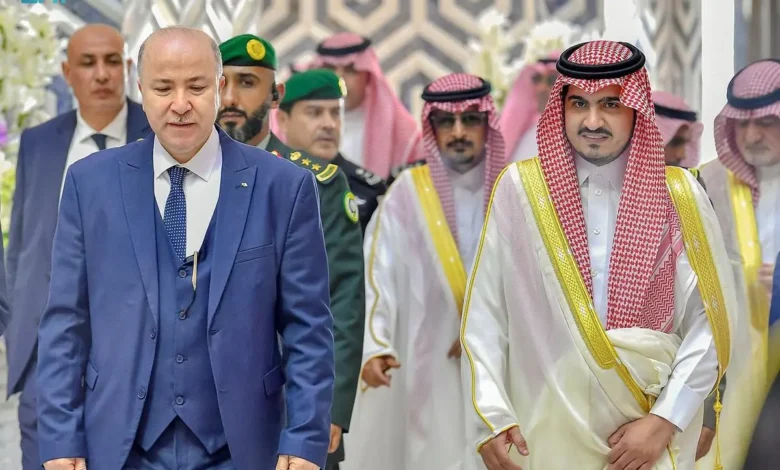 رئيس الوزراء الجزائري يصل جدة للمشاركة في القمة العربية 32 - صحيفة المناطق السعودية